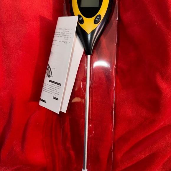 4-in-1 Soil Moisture PH Level Meter - Picture 2 of 3